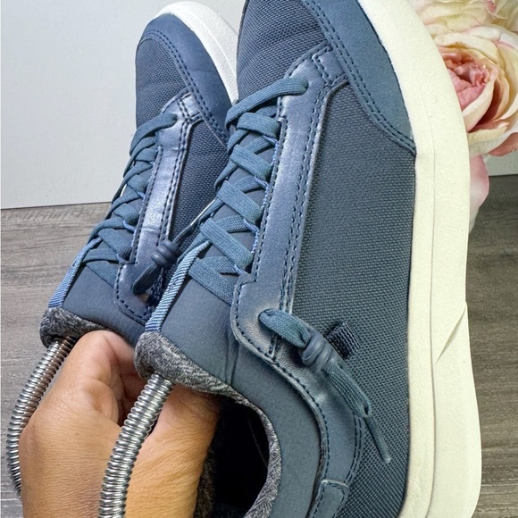 Tropicfeel Geyser HDry Midnight Waterproof Sneakers size 6 EUC - Picture 6 of 9